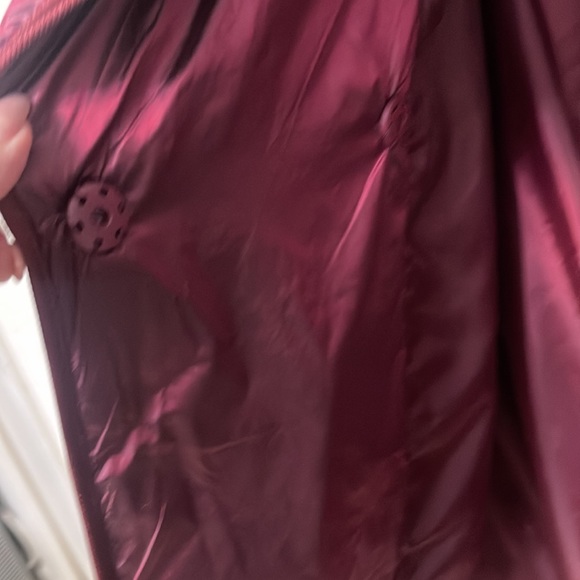 Charming down alternative winter coat! - Picture 4 of 5